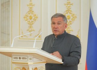 Рустам Минниханов — «Синтезу»: «Вы заслуженно стали чемпионами»