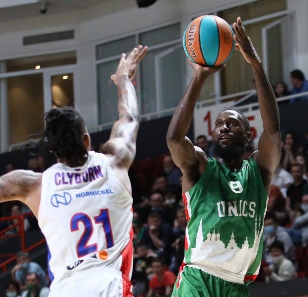 УНИКС проиграл сам себе в стартовом матче золотой серии