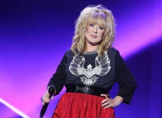 «Алла Пугачева покинула Россию»: за и против тревожной версии