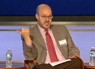 Деймон Линкер: Путин поставил Байдена перед непростым выбором на Украине