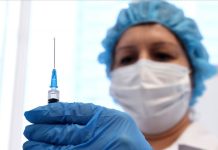 Эксперт: Во время эпидемии прививка не может быть личным делом человека