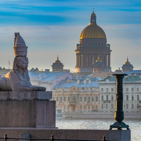 Эксперты объяснили, почему туристы любят возвращаться в Петербург