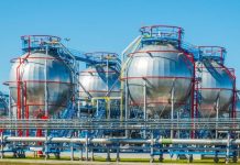 «Газпром» еще больше сократил закачку газа в европейские хранилища на фоне небывалого роста цен