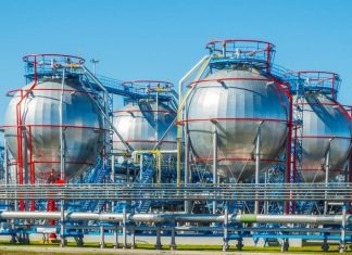 «Газпром» еще больше сократил закачку газа в европейские хранилища на фоне небывалого роста цен