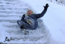 Главный гериатр рассказала о зимних травмах у пожилых людей