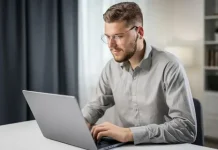 Чтение новостей в интернете: преимущества и полезные привычки