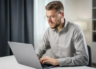 Чтение новостей в интернете: преимущества и полезные привычки