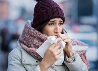 Иммунолог назвал целью «омикрона» в организме верхние дыхательные пути