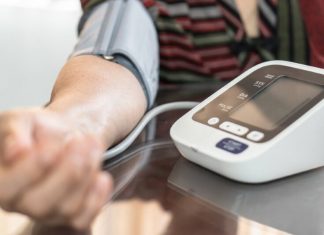 Японский врач рассказал, как снизить давление без лекарств