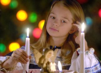 Лучшим гаданием на Рождество 2022 назвали подслушивание