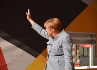 Меркель призвала Киев готовиться к прекращению транзита российского газа