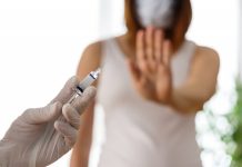 Мясников назвал доводы антипрививочников безграмотностью и словоблудием