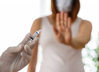 Мясников назвал доводы антипрививочников безграмотностью и словоблудием