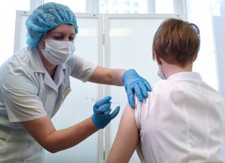 Мурашко назвал сроки ревакцинации в условиях «омикрона»