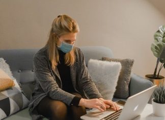 Объявленные Путиным нерабочие дни оказались фикцией