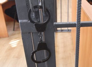 Омбудсмены предложили сажать несговорчивых при разводе родителей: детей — в детдом