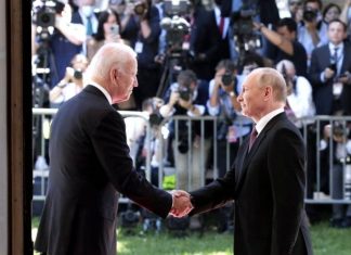 Парадоксальный союз: Путин с Байденом против Джонсона и американской оппозиции