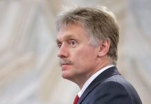 Песков назвал условие отмены ограничений и QR-кодов