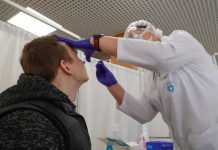 Риск заразиться «омикроном» у переболевших выше, чем с предыдущими штаммами