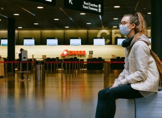 Россия снимет ограничения для прибывающих воздушным и морским транспортом