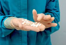 Россиян известят о праве на льготные лекарства на портале госуслуг