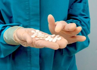 Россиян известят о праве на льготные лекарства на портале госуслуг