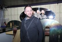 Российском актеру Оскару Кучере запретили въезд на Украину