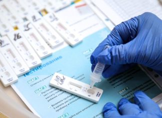 Симптомы «омикрона»: Как отличить заражение новым штаммом от «дельты»