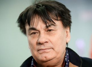 СМИ: Александр Серов госпитализирован с 75-процентным поражением легких