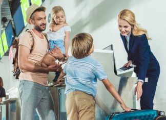 Совфед одобрил изменения в правилах выезда детей за рубеж