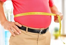 Ученые назвали основную причину появления жира на животе