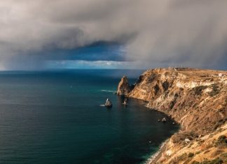 В Крыму ожидаются грозы, ливни и шквальный ветер