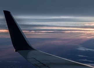 В трех регионах России прекратили авиаперевозки в малые аэропорты