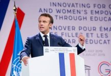 Вояж Макрона: «тайные договоренности» с Путиным, которых не было