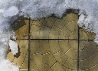 Жителей нескольких российских регионов предупредили о «погодном цунами»