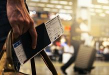 Жителям десяти стран запретили въезд в Россию из-за омикрон-штамма